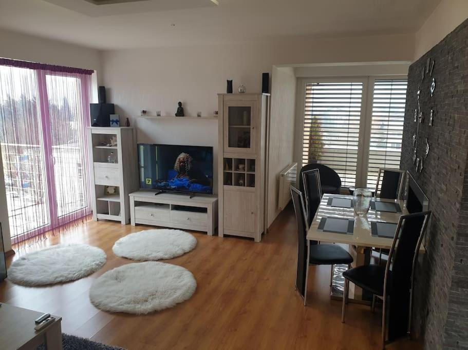 Mezonetovy Apartman V Centre Novej Dubnice Ilava المظهر الخارجي الصورة